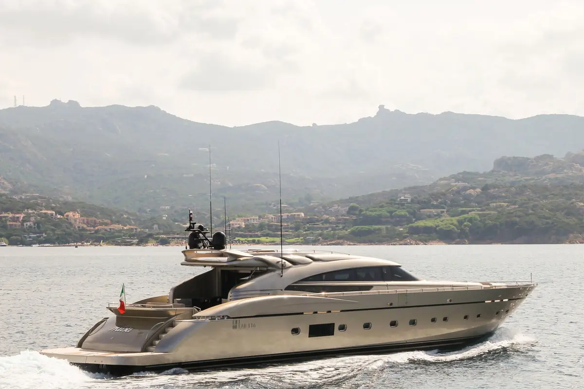 AB Yachts 116, main deck — Mallorca Yachst Hire, Mallorca. Open-water speed from Portals to Cap de Formentor
