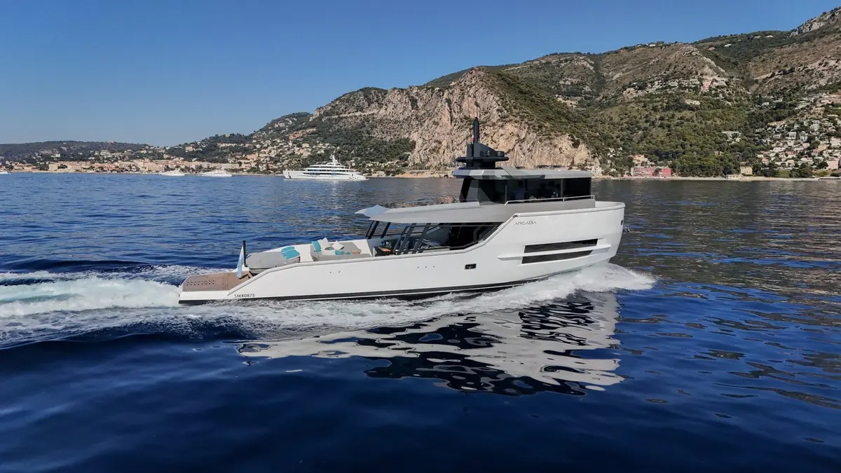 Arcadia Sherpa 60, exterior — Mallorca Yachst Hire, Mallorca. Wide decks and calm coves along Mallorca's east coast