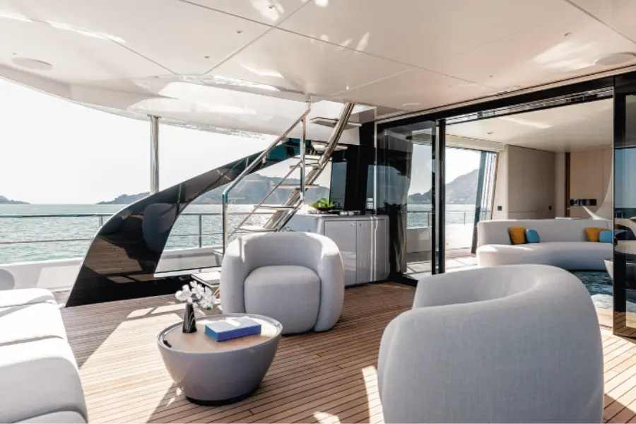 Azimut 116, master cabin — Mallorca Yachst Hire, Mallorca. Thirty-six metres of speed toward Formentor's cliffs
