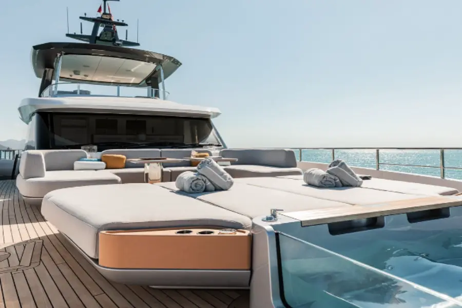 Azimut 116, flybridge — Mallorca Yachst Hire, Mallorca. Thirty-six metres of speed toward Formentor's cliffs