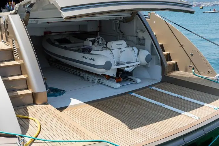 Cerri 102’ Flying Sport, master cabin — Mallorca Yachst Hire, Mallorca. Fast lines from Portals to Formentor's cliffs