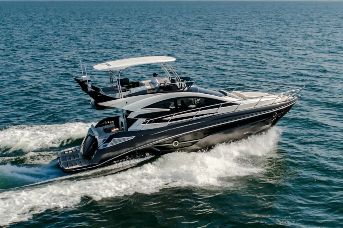Cobrey 50 FLY, exterior — Mallorca Yachst Hire, Mallorca. East coast calas, flybridge views, easy days afloat