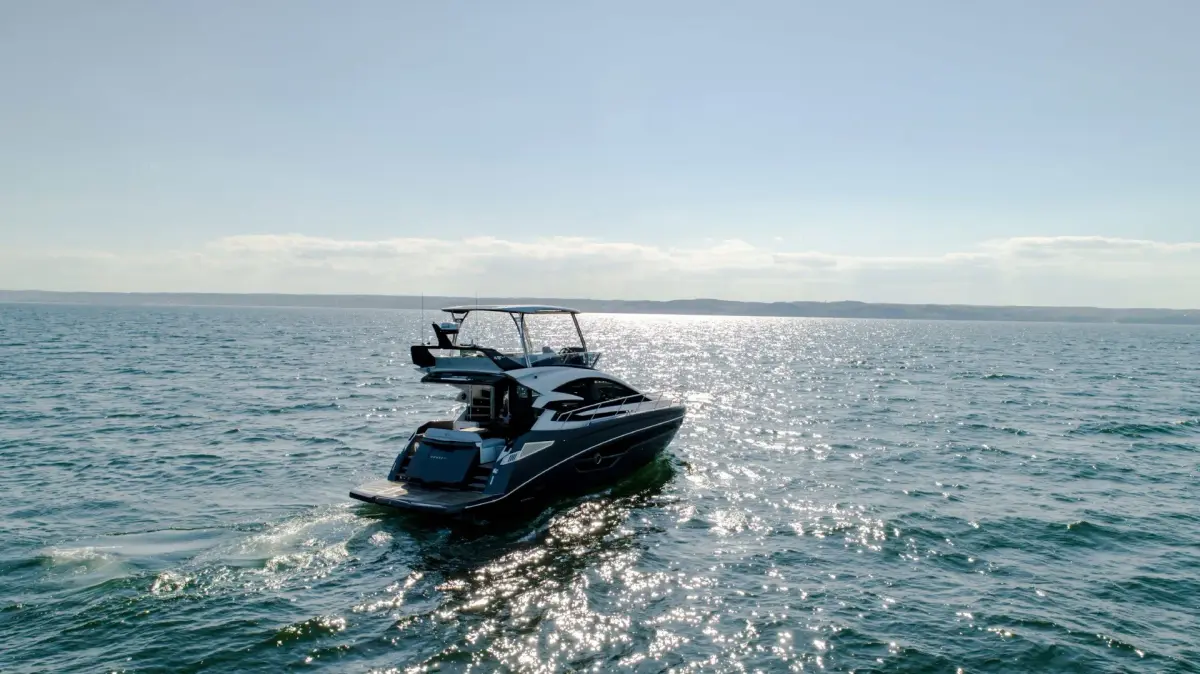 Cobrey 50 FLY, aft deck — Mallorca Yachst Hire, Mallorca. East coast calas, flybridge views, easy days afloat
