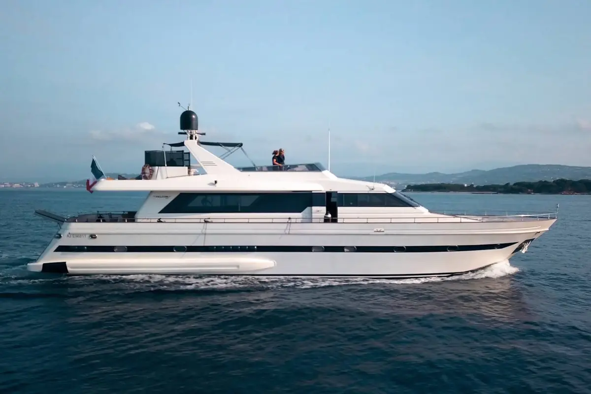 Falcon 80S, exterior — Mallorca Yachst Hire, Mallorca. East coast cala hopping at speed, twelve aboard