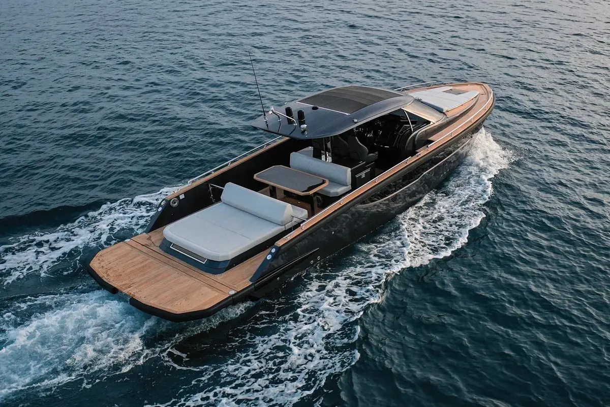 Forza 37, exterior — Mallorca Yachst Hire, Mallorca. Sport-yacht speed for east coast cala hopping