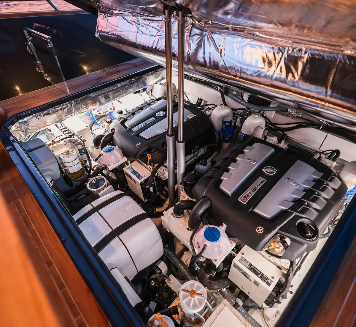 Forza 37, flybridge — Mallorca Yachst Hire, Mallorca. Sport-yacht speed for east coast cala hopping