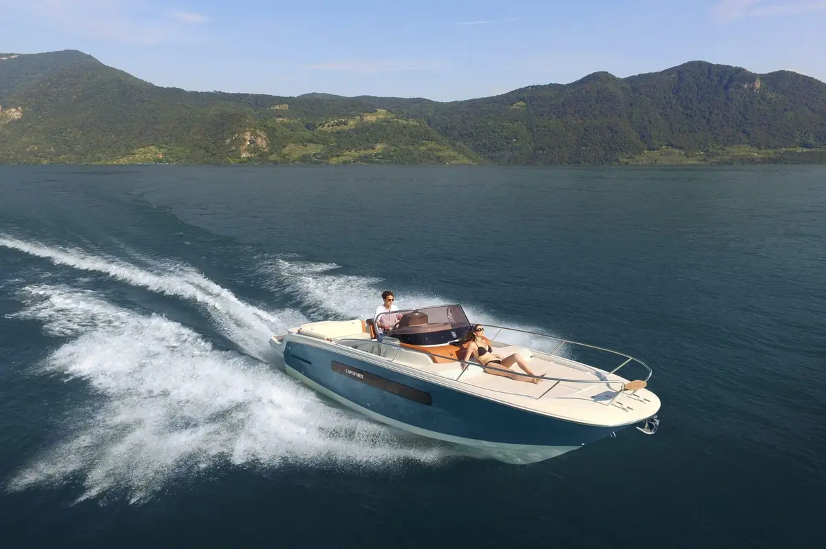 Invictus 280, exterior — Mallorca Yachst Hire, Mallorca. Quick runs to Illetes before the crowds arrive