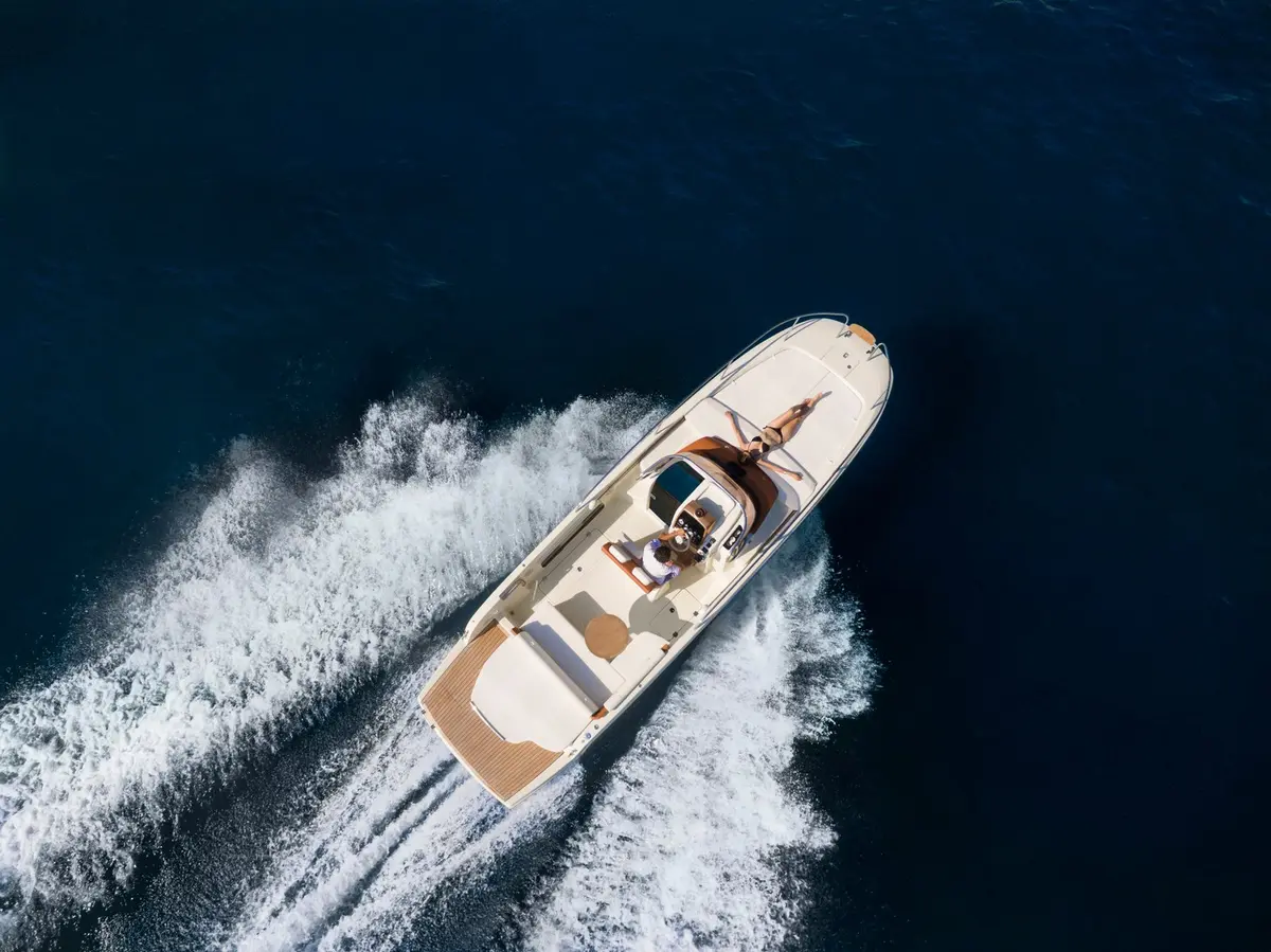 Invictus 280, aft deck — Mallorca Yachst Hire, Mallorca. Quick runs to Illetes before the crowds arrive