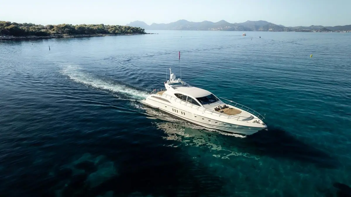 Leopard 24, aft deck — Mallorca Yachst Hire, Mallorca. East coast cala hopping from a steady, spacious deck