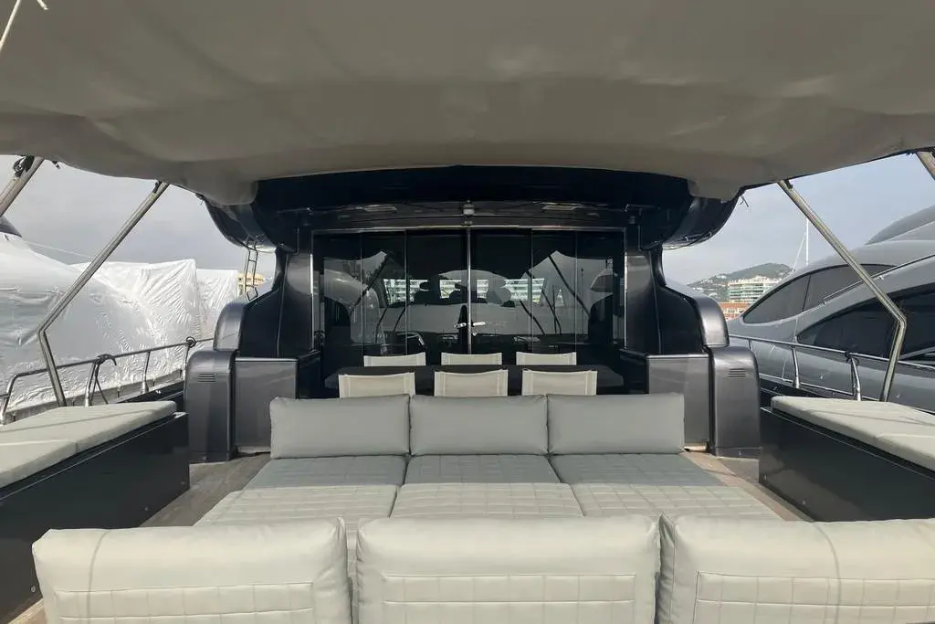 Leopard 31, salon — Mallorca Yachst Hire, Mallorca. Morning coves, afternoon anchorage off Cala Mondragó