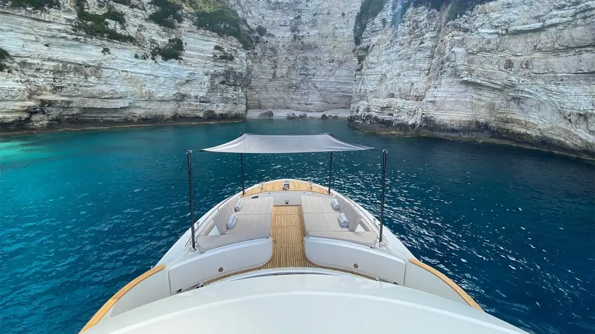 MCY66, main deck — Mallorca Yachst Hire, Mallorca. East coast cala hopping with easy sunset returns