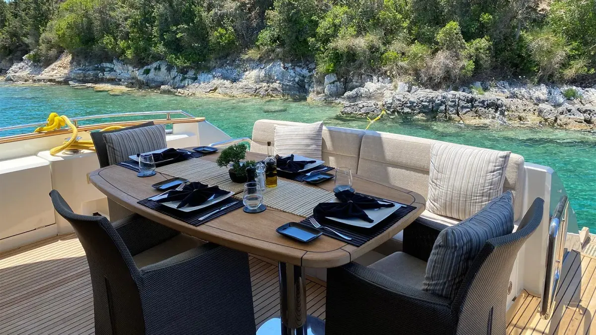 MCY66, flybridge — Mallorca Yachst Hire, Mallorca. East coast cala hopping with easy sunset returns