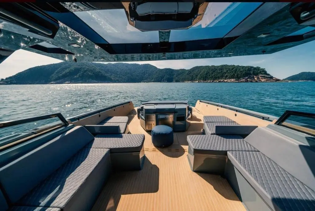 Okean 55, flybridge — Mallorca Yachst Hire, Mallorca. Afternoon runs to Illetes, sixteen metres of calm
