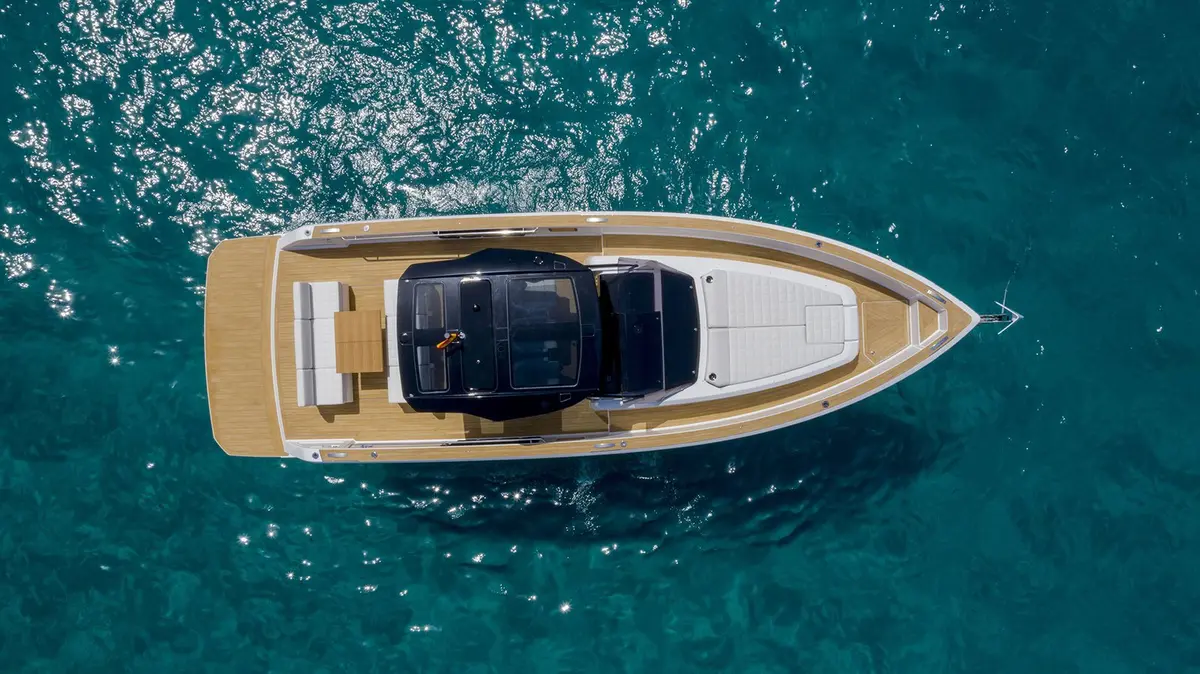 Pardo 38, aft deck — Mallorca Yachst Hire, Mallorca. Nimble day-boat runs from Portals to quiet coves