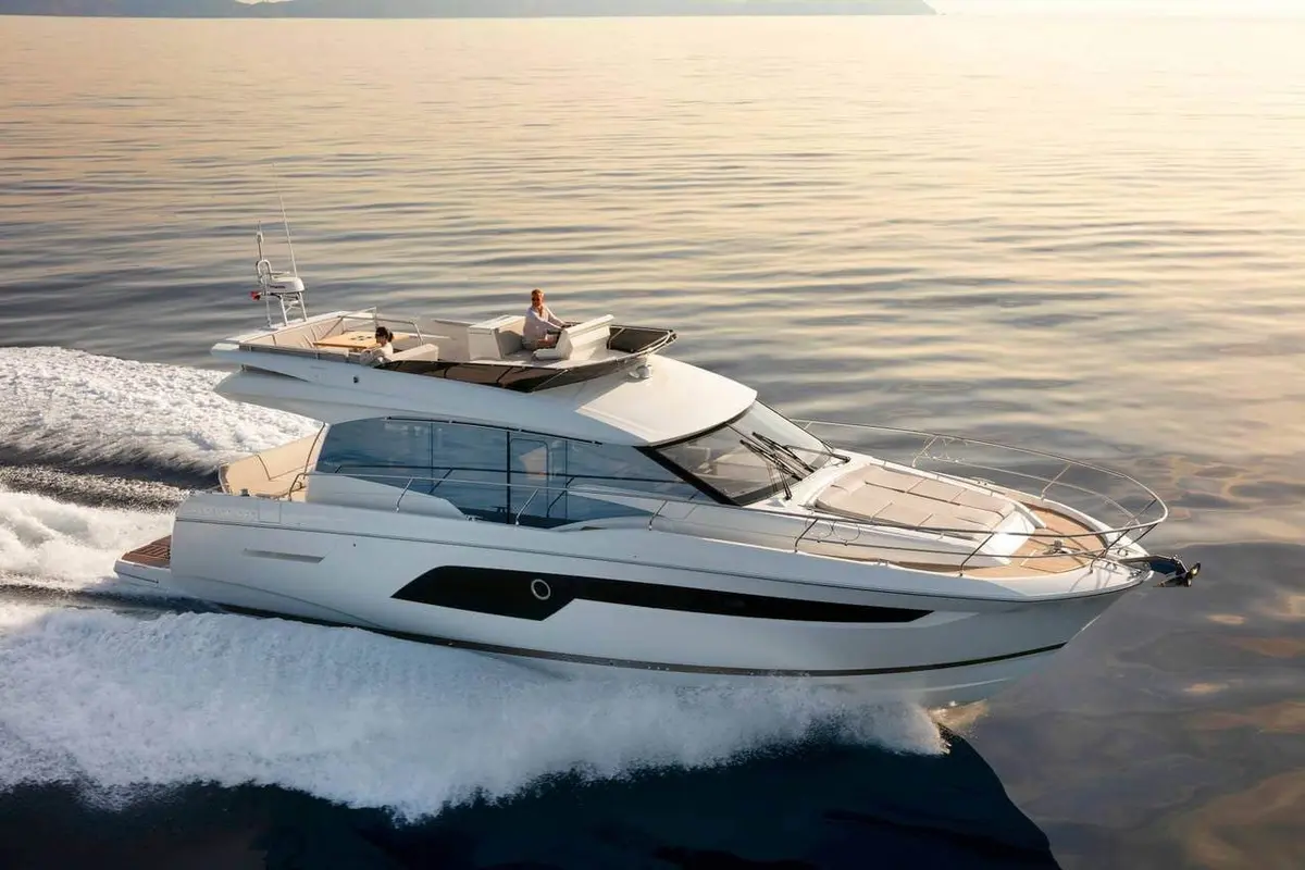 Prestige 550 FLY, main deck — Mallorca Yachst Hire, Mallorca. East coast cala hopping for up to twelve guests