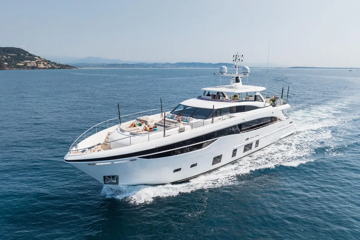 Princess 35M, master cabin — Mallorca Yachst Hire, Mallorca. Twelve guests, wide decks, Cabrera-bound at dawn