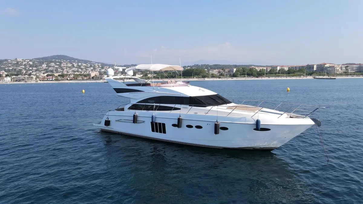 Princess 64 Fly, aft deck — Mallorca Yachst Hire, Mallorca. East coast calas by day, sunset flybridge drinks after