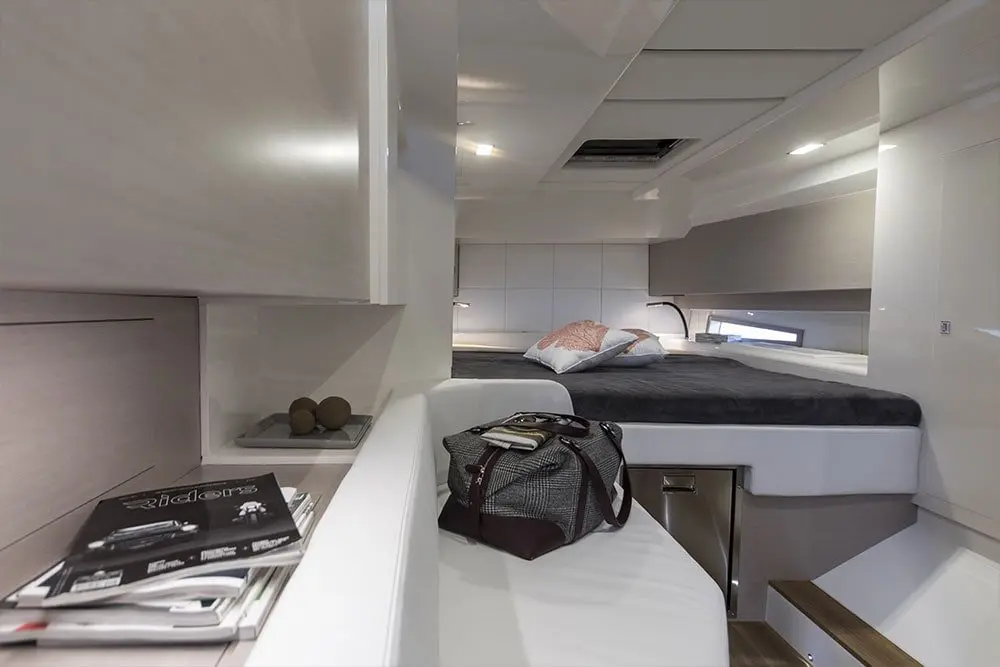 Sacs 47, master cabin — Mallorca Yachst Hire, Mallorca. Swift cala-hopping along Mallorca's sheltered east coast