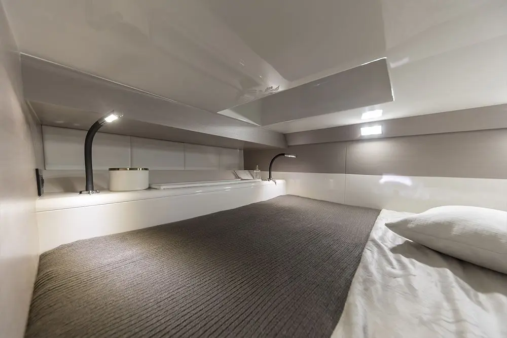 Sacs 47, flybridge — Mallorca Yachst Hire, Mallorca. Swift cala-hopping along Mallorca's sheltered east coast