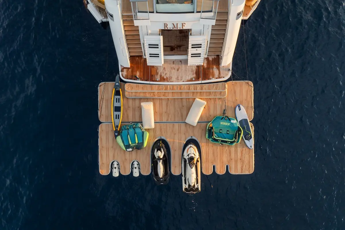 RMF, salon — Mallorca Yachst Hire, Mallorca. Fifty-two metres of calm off Formentor's cliffs