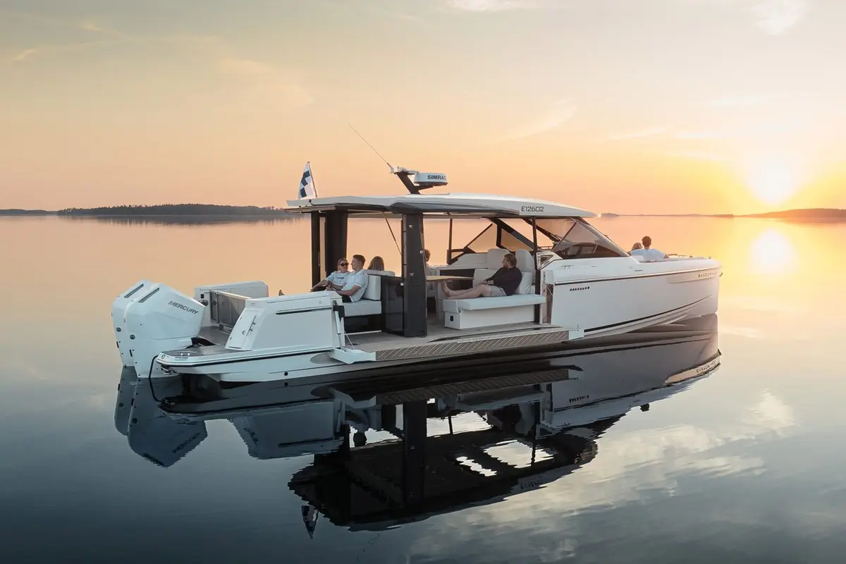 Saxdor 400 GTO, exterior — Mallorca Yachst Hire, Mallorca. Swift days along Palma Bay's sunlit coves
