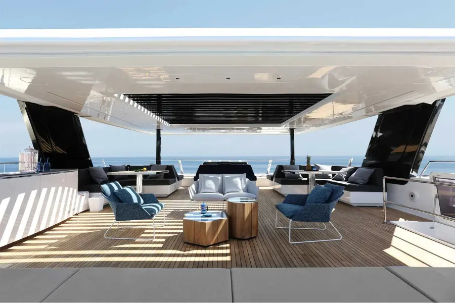 Sunreef 80, main deck — Mallorca Yachst Hire, Mallorca. Wide, stable decks for shallow cala mornings