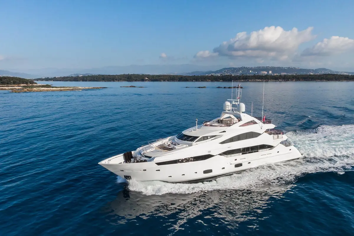 Thumper, aft deck — Mallorca Yachst Hire, Mallorca. Forty metres of pace toward Formentor's dusk light