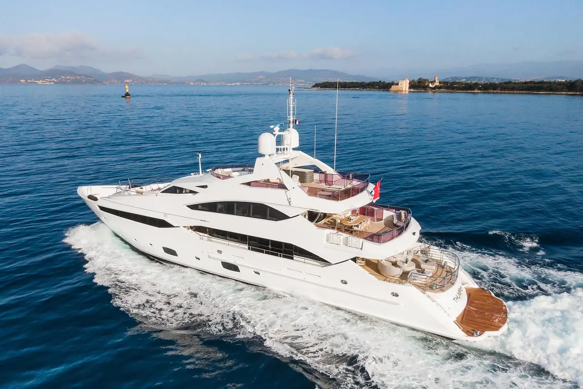 Thumper, salon — Mallorca Yachst Hire, Mallorca. Forty metres of pace toward Formentor's dusk light