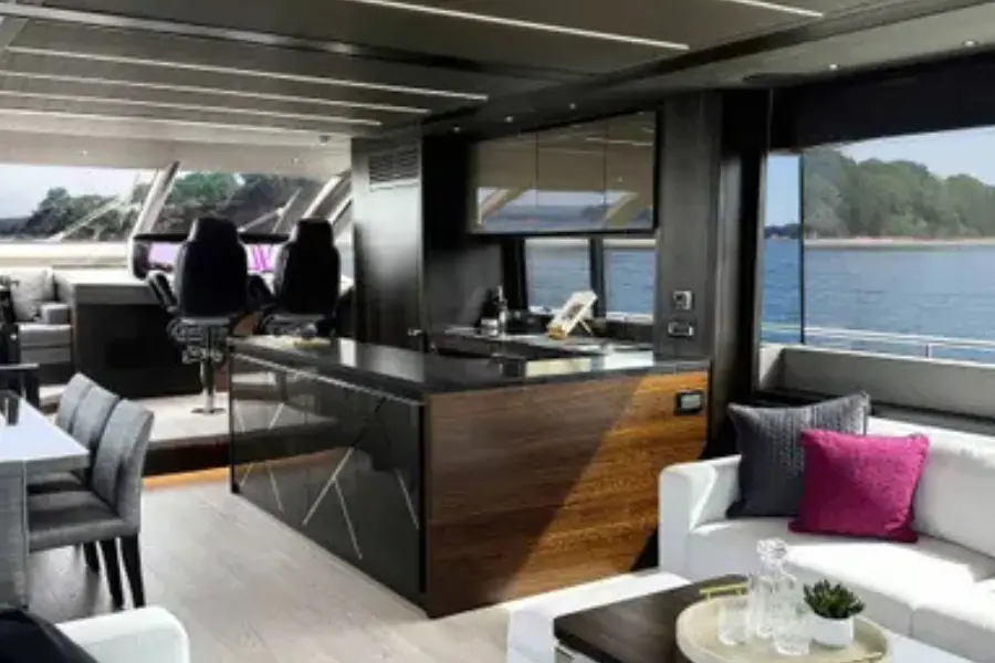 Sunseeker 76, aft deck — Mallorca Yachst Hire, Mallorca. East coast cala hopping at open-throttle pace