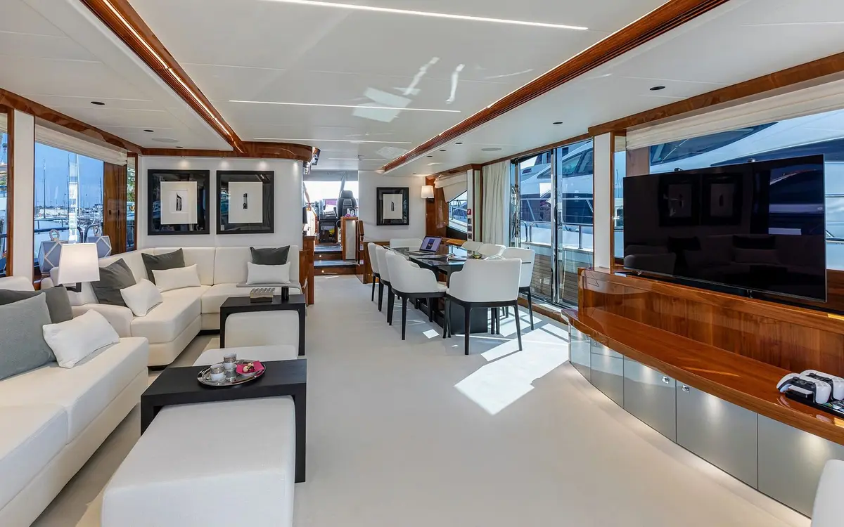 Sunseeker 90, master cabin — Mallorca Yachst Hire, Mallorca. Twenty-eight metres of open deck toward Cap Formentor