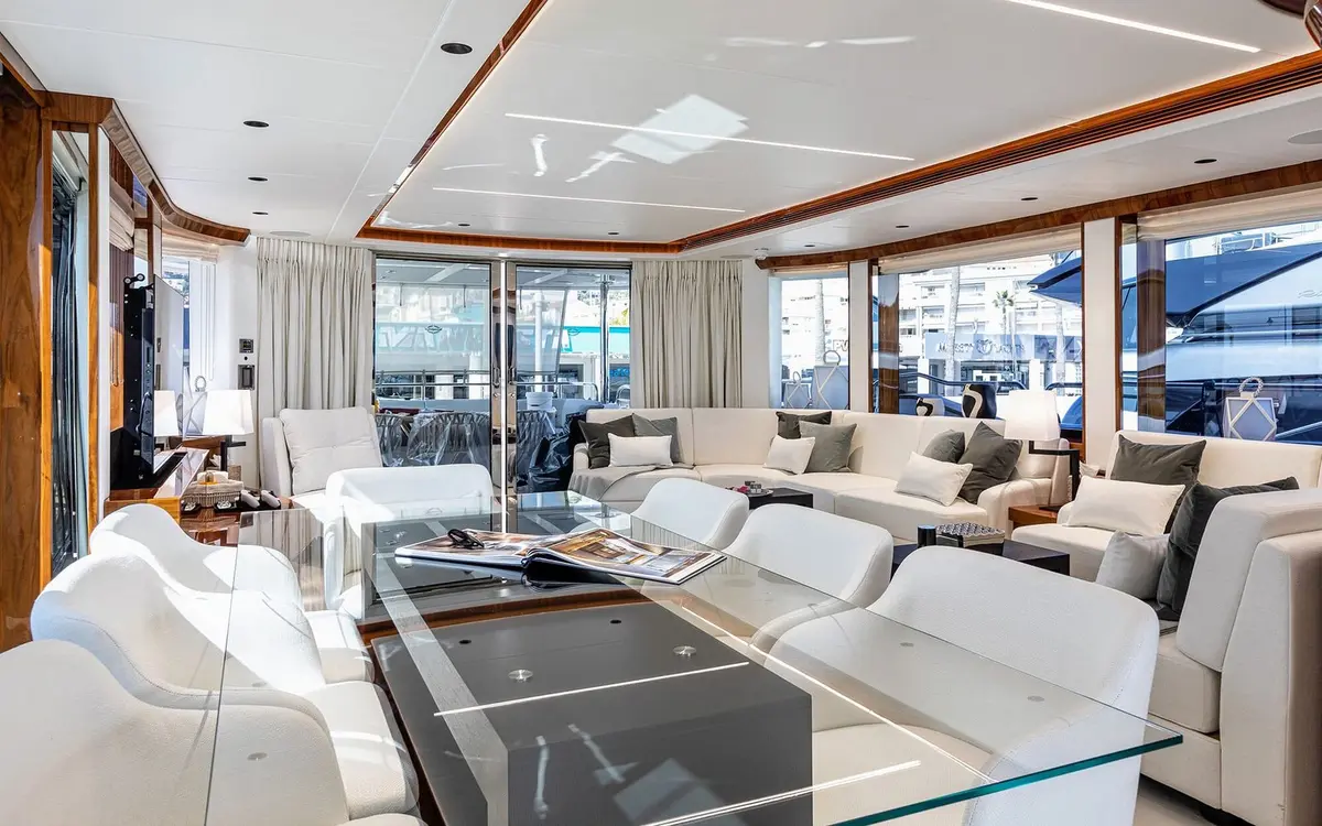 Sunseeker 90, flybridge — Mallorca Yachst Hire, Mallorca. Twenty-eight metres of open deck toward Cap Formentor