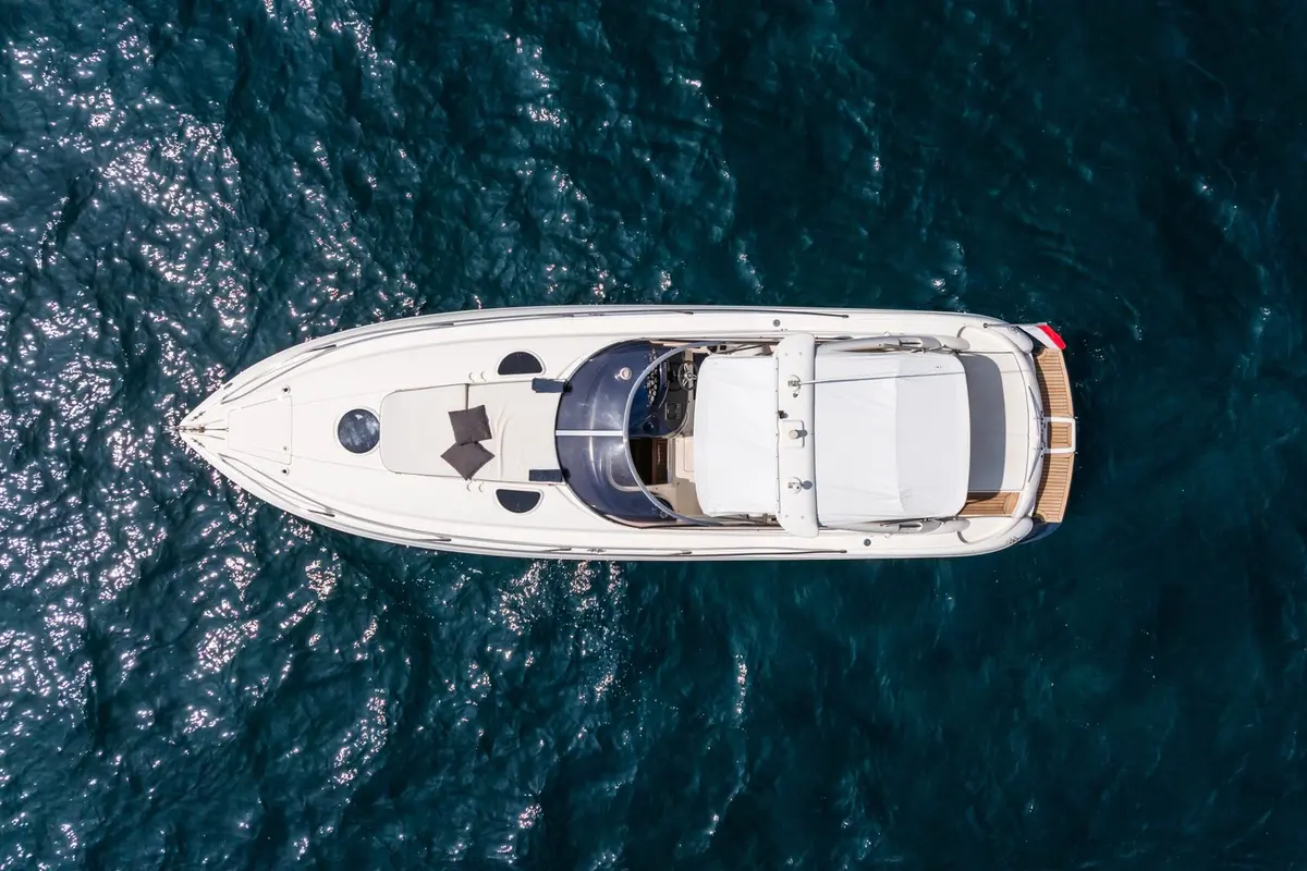 Superhawk 34, main deck — Mallorca Yachst Hire, Mallorca. Fast coastal runs to Illetes before lunch