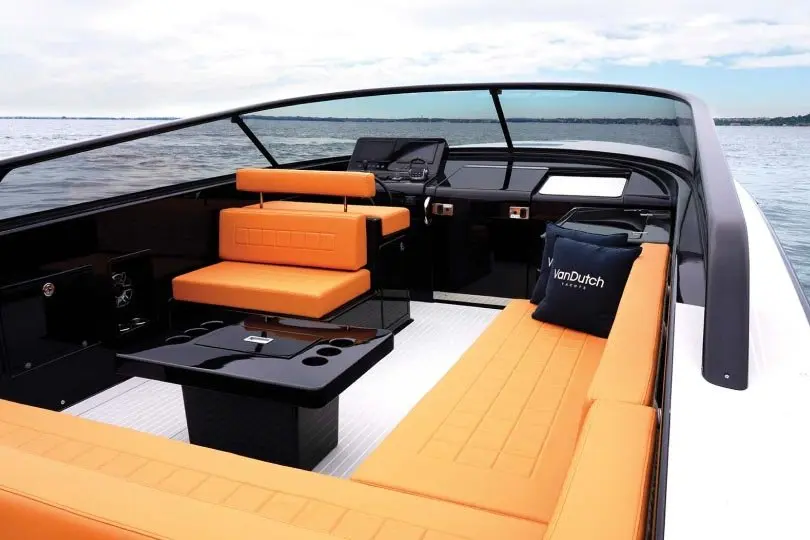 Vandutch 40, master cabin — Mallorca Yachst Hire, Mallorca. Sleek open-deck cruising for sunset runs along Illetes