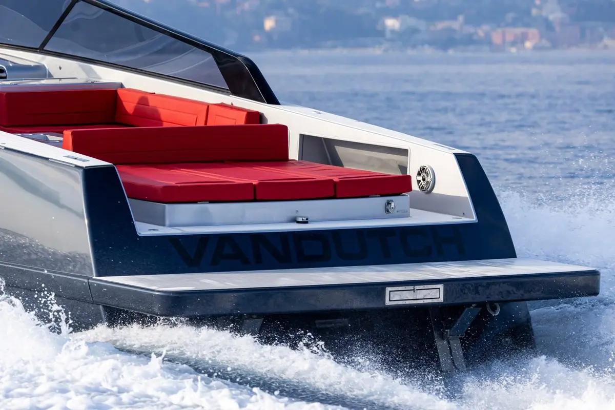 Vandutch 48, flybridge — Mallorca Yachst Hire, Mallorca. Sleek open decks for Bay of Palma sunset runs