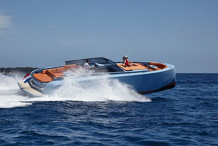 Vanquish VQ60, main deck — Mallorca Yachst Hire, Mallorca. Swift runs to Illetes before afternoon light fades