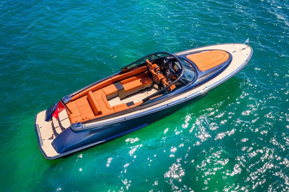 Wajer 38, main deck — Mallorca Yachst Hire, Mallorca. Sleek day-boat runs from Portals to Illetes
