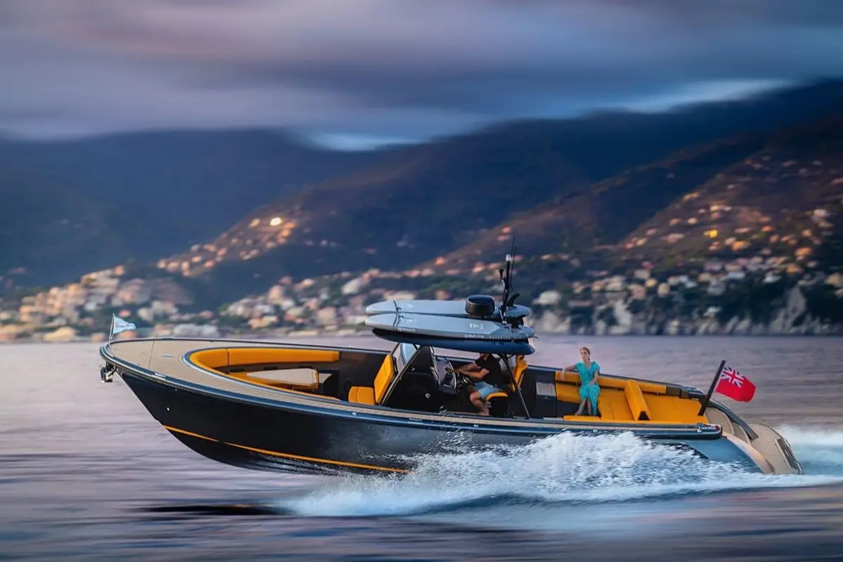 Wajer 38S, aft deck — Mallorca Yachst Hire, Mallorca. Swift day runs to Illetes, coves included